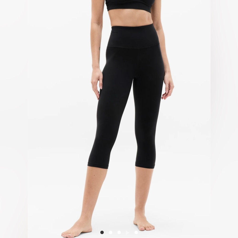 NWT Athleta Black Elation Leggings - Capri - Size XS